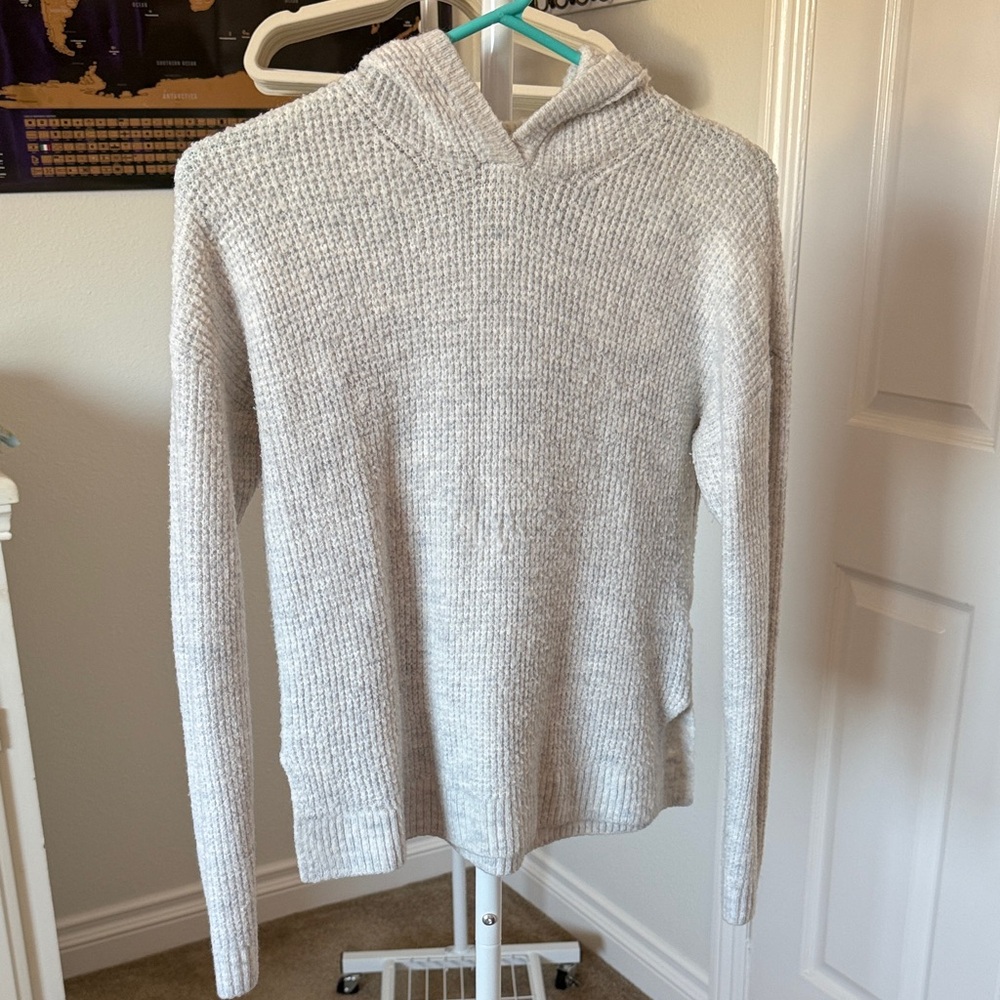 Old Navy Women's V-Neck Sweater - Light Gray